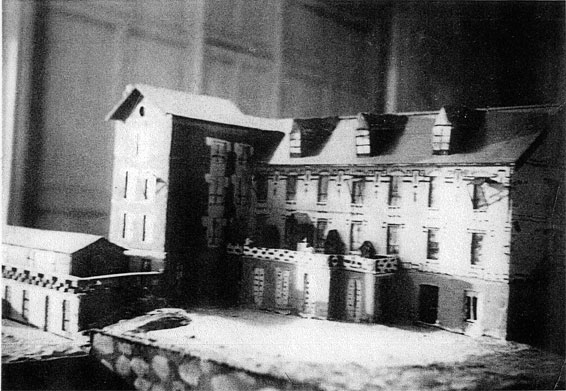 Maquette de la Maison r&eacute;alis&eacute;e par les enfants